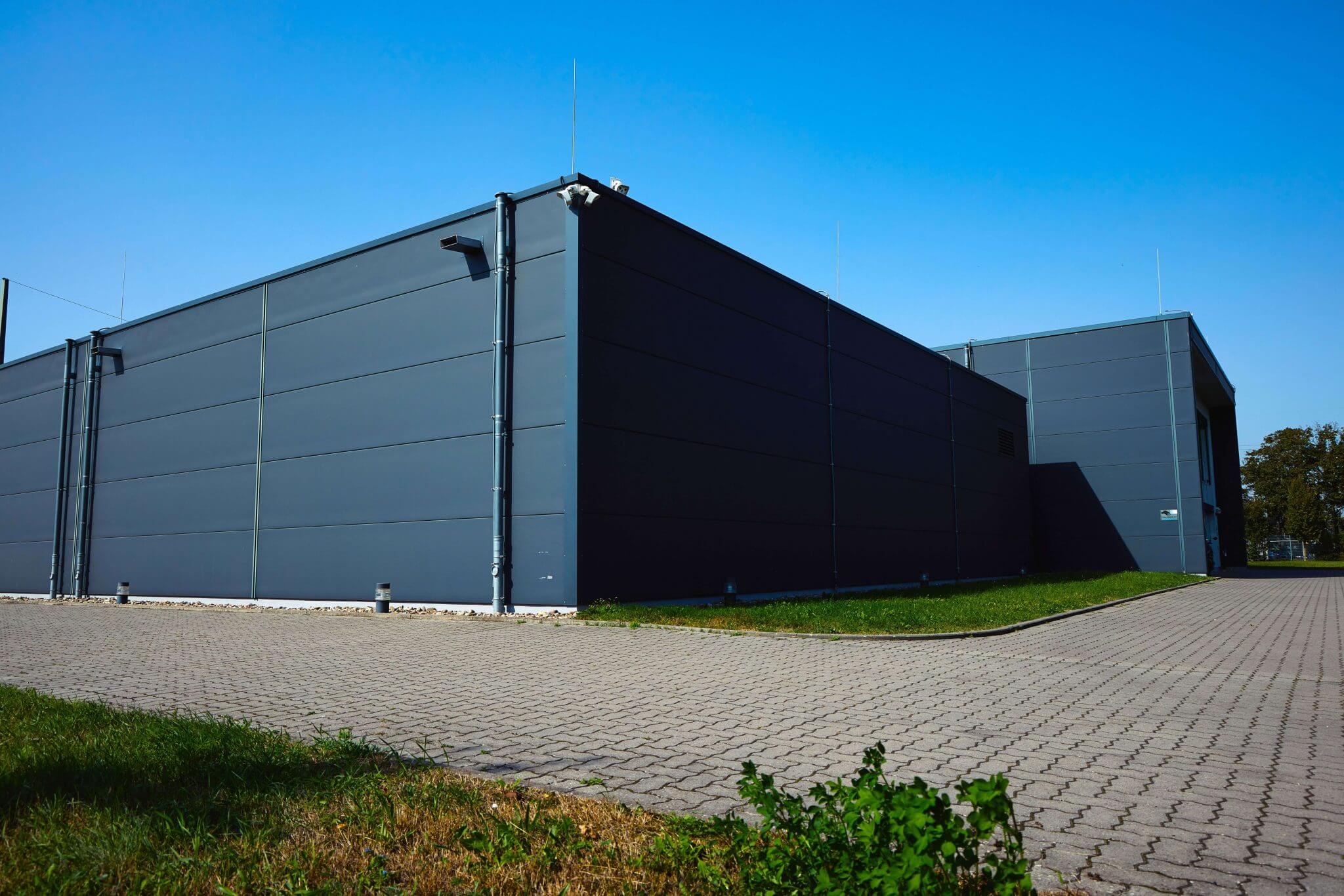 Außenansicht des Datacenter Rhein-Neckar II in Mutterstadt